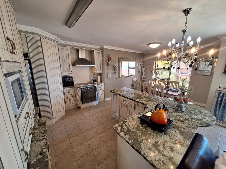 3 Bedroom Property for Sale in Wavecrest Eastern Cape